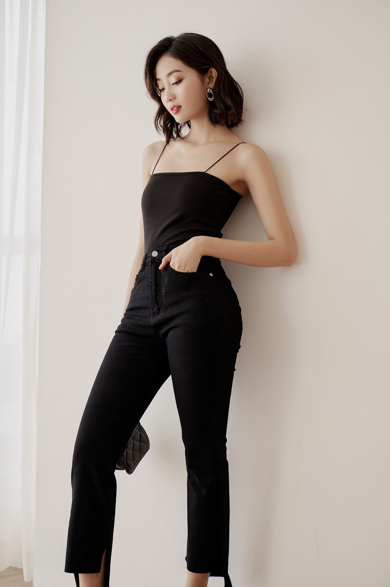 OLV - Quần Slit Hem Jeans In Black