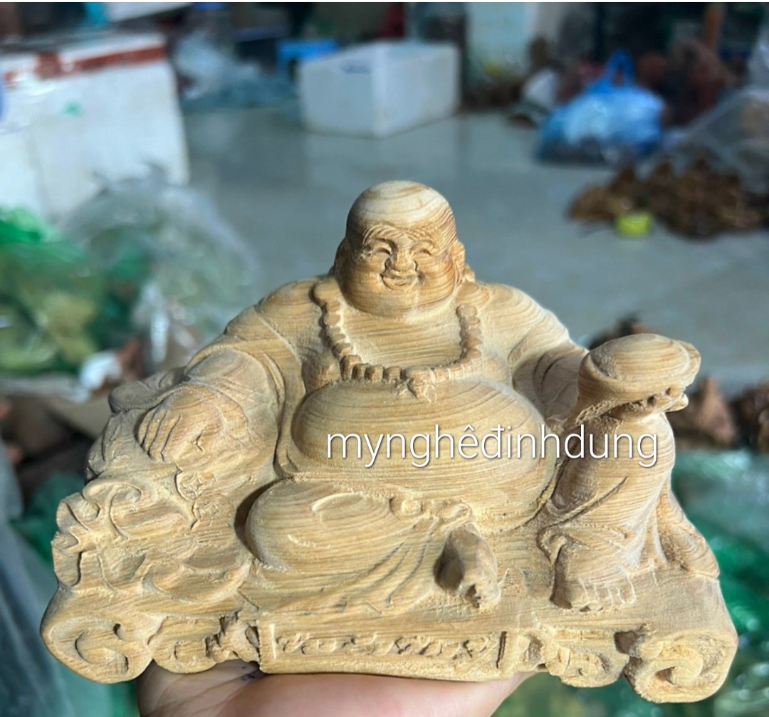 Tượng phật di lặc mini để ôtô ,bàn học ,bàn làm việc bằng gỗ ngọc am thơm nức kt 15×9×8cm