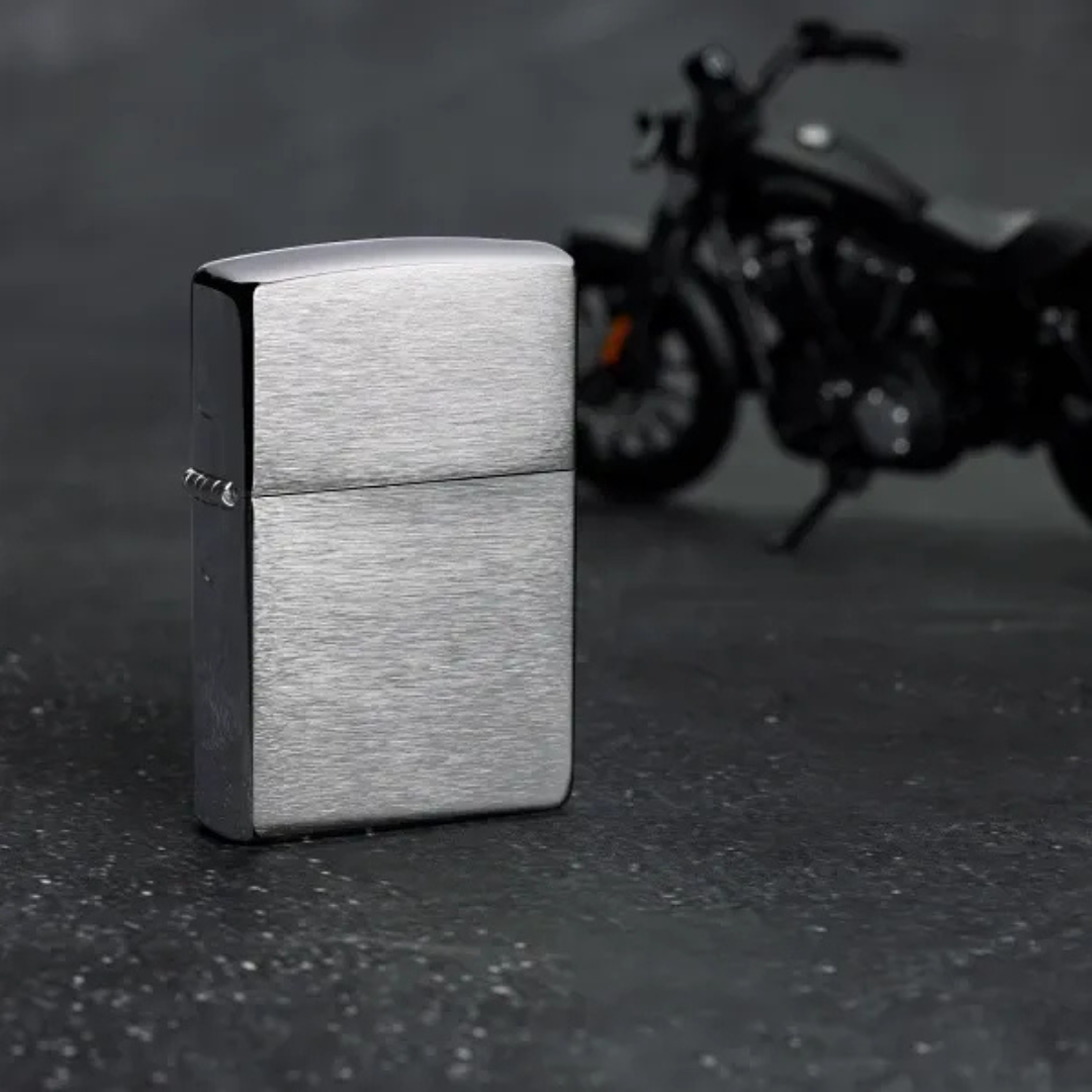 Bật Lửa Zippo Chính Hãng Mỹ Classic Brushed Chrome Bạc Chải Xước - Chống Gió, Kháng Trầy, Phong Cách Cổ Điển Từ 1933, Bảo Hành Trọn Đời