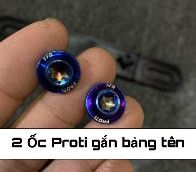 Bảng tên Titan Raider FI kèm ốc và Bass gắn bảng tên