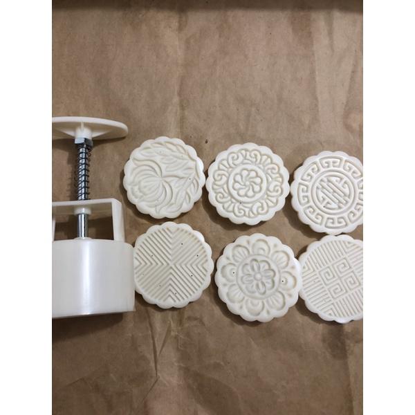 Khuân làm bánh trung thu tròn 100g tặng kèm 6 mặt hoa