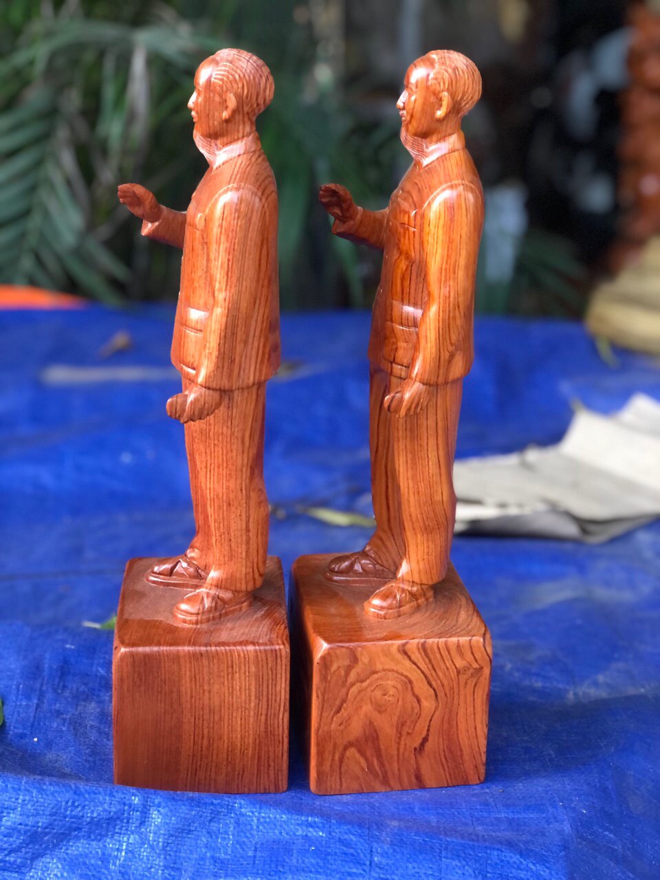 Tượng bác hồ gỗ hương 50cm