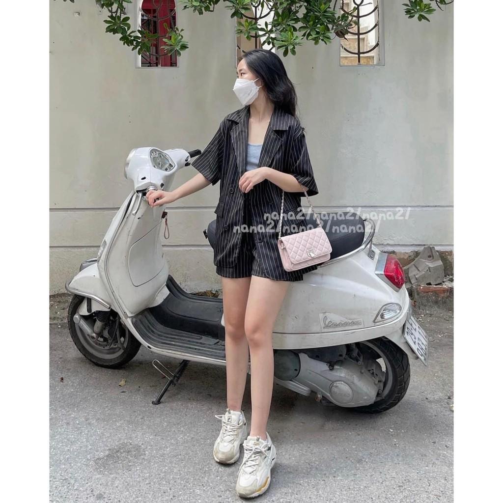 Set blazer kẻ sọc cho bạn nữ năng động hai màu đen - trắng