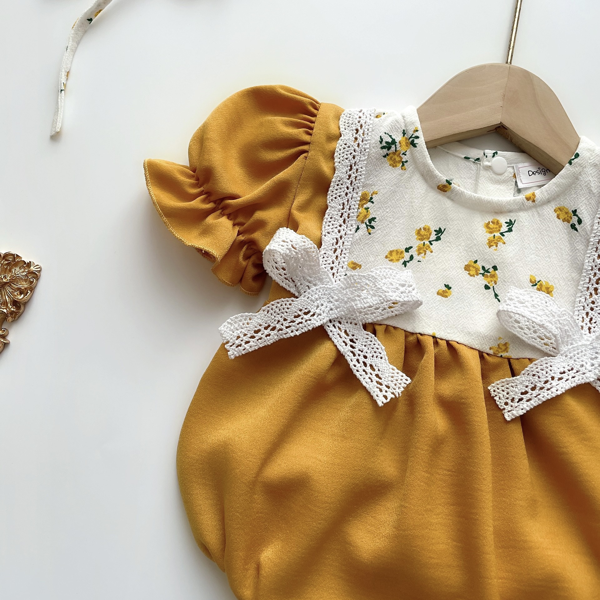 Body Lụa Vàng Phối Nơ Bèo Cho Bé Gái 3 Đến 12kg Chất Lụa Ướt Phối Linen Bột