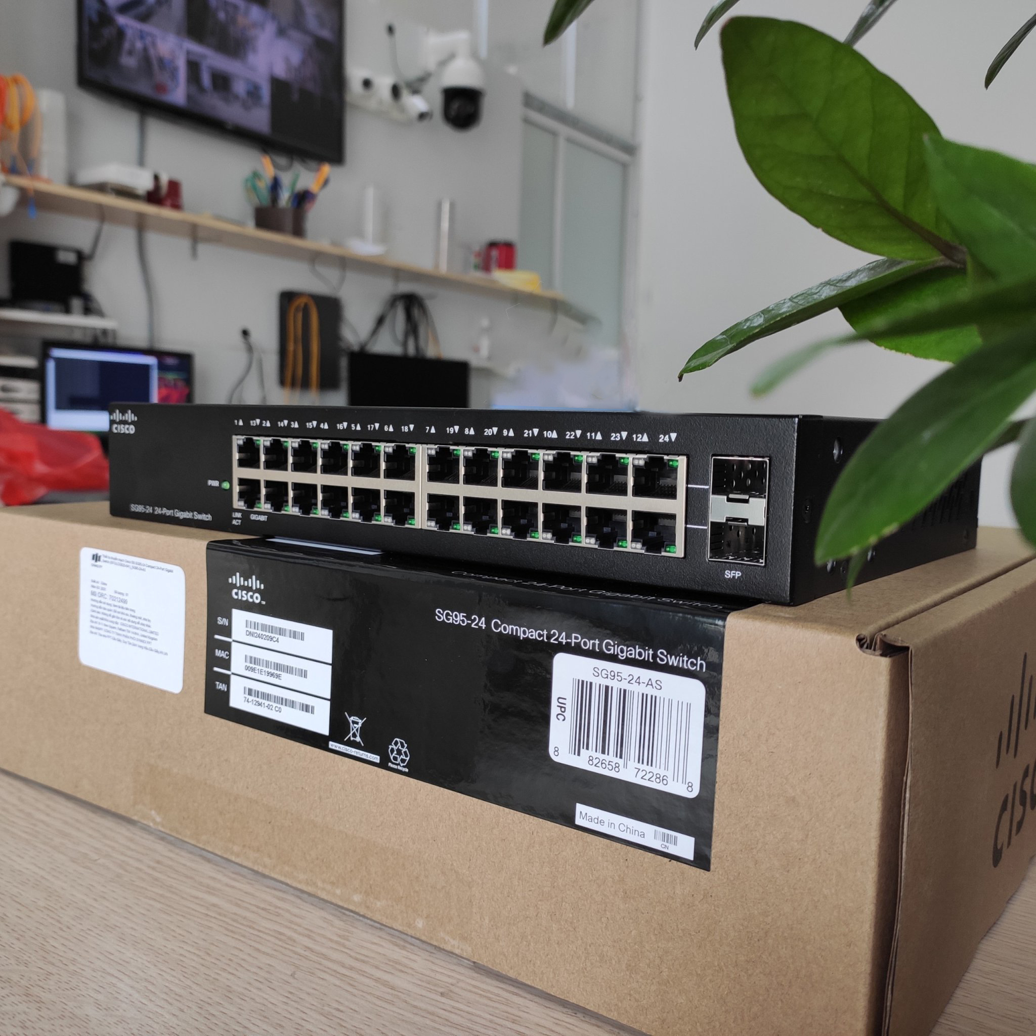 Switch Cisco Sg95-24 Compact 24 Port Gigabit - Hàng Chính Hãng