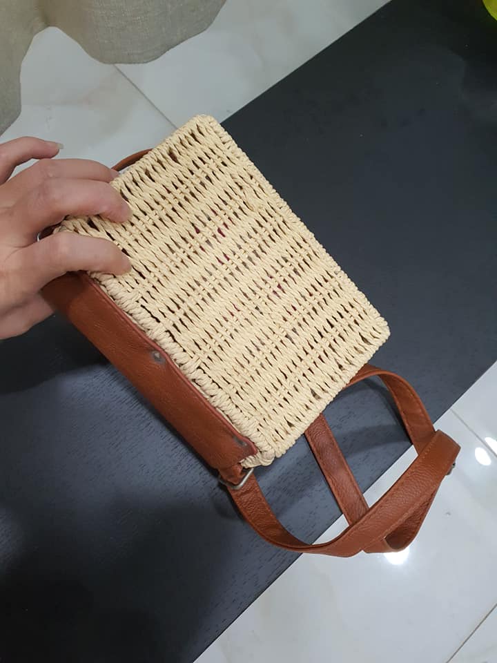 Túi cói dáng hình hộp chữ nhật