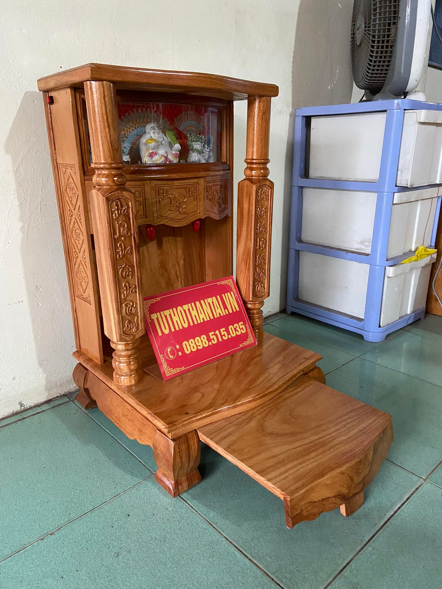Bàn thờ thần tài ông địa cột vuông, có hộp đèn 50 x 81cm - gỗ gõ đỏ
