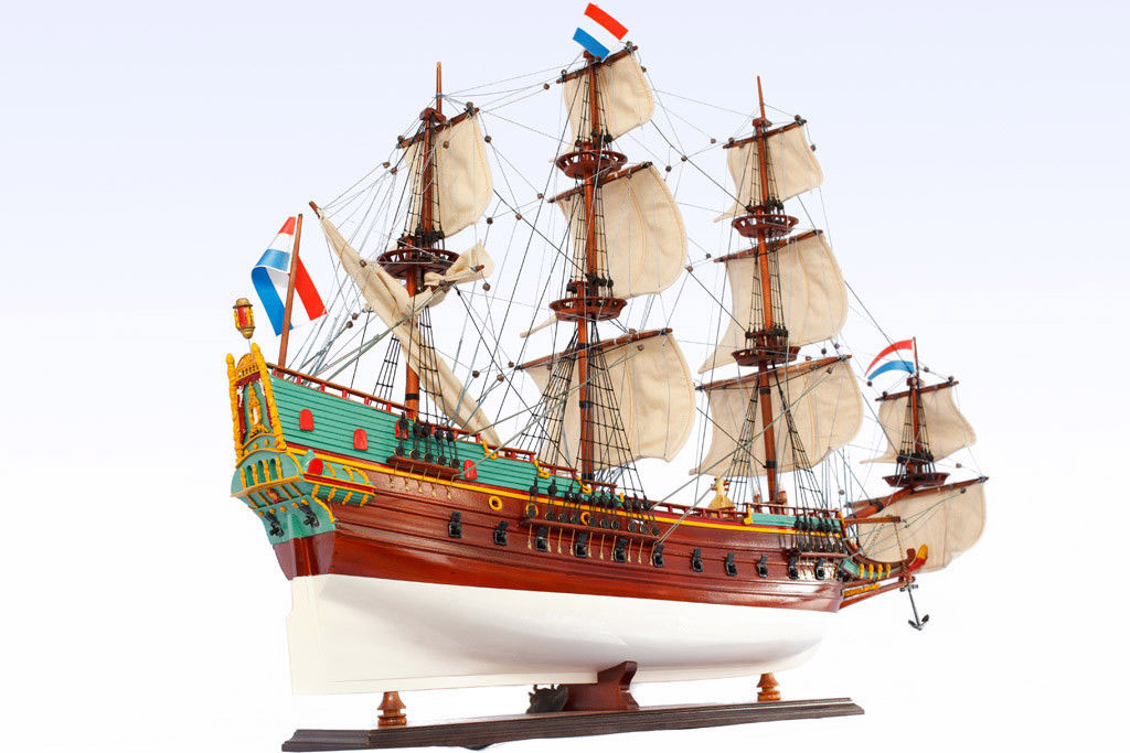Mô hình tàu gỗ trang trí thuyền chiến Batavia