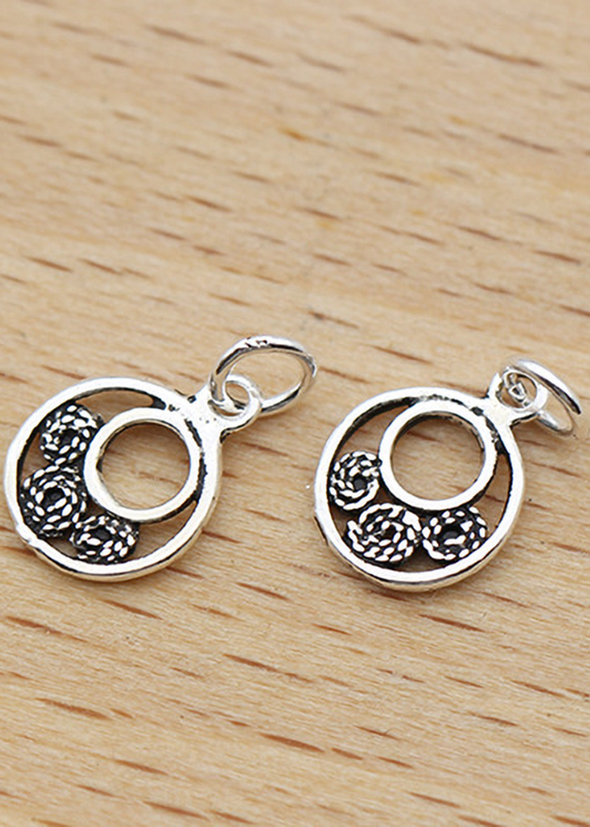 Combo 8 cái charm bạc hình tròn 3 bông hoa treo - Ngọc Quý Gemstones