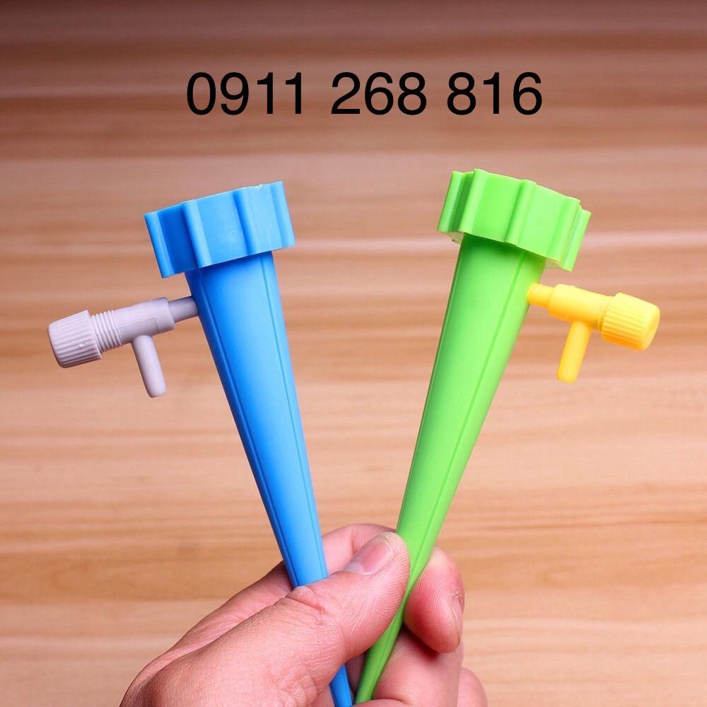Bộ 10 Vòi tưới cây nhỏ giọt tự động gắn chai nhựa tiện dụng