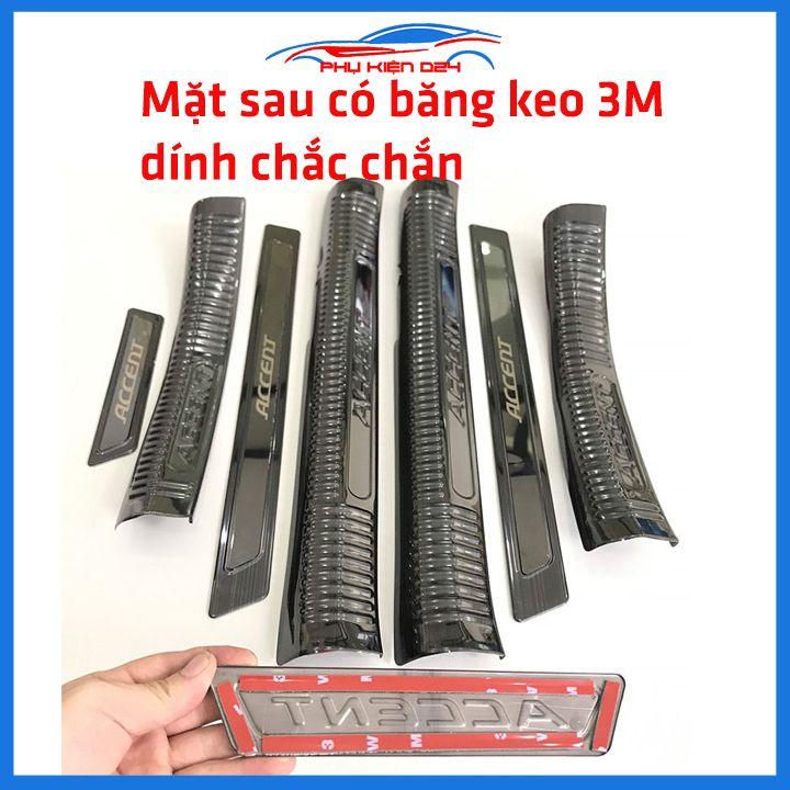 Bộ ốp bậc cửa trong ngoài nẹp bước chân Accent 2018-2019 vân Titan chống trầy trang trí xe