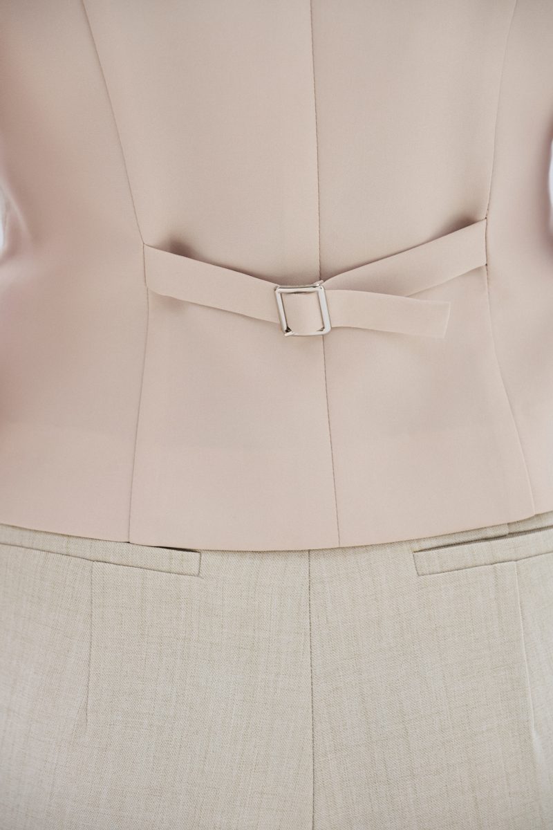 Áo gile cổ tim Maddy thiết kế cao cấp WHITE CHIC