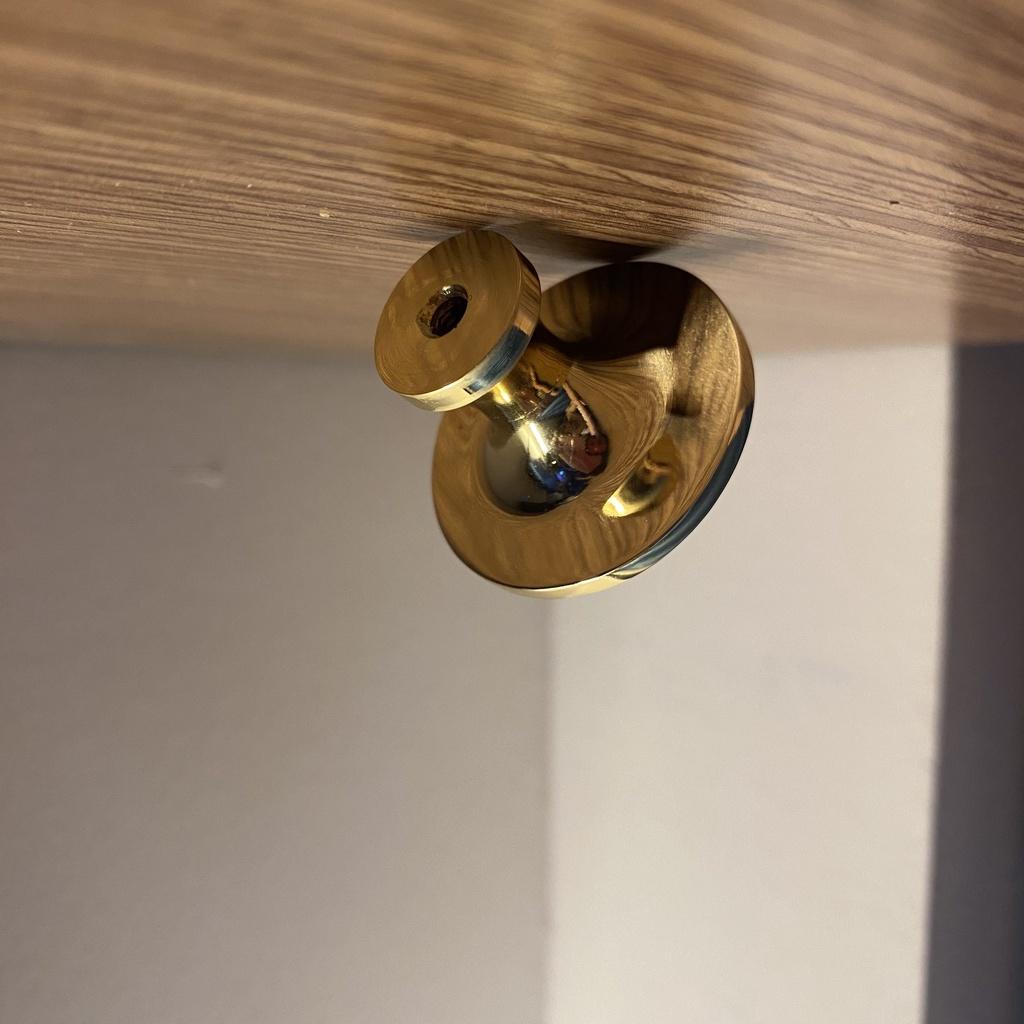 NÚM TỦ ĐỒNG THAU HỌA TIÊT HOA MẶT TRỜI MẠ VÀNG 24K