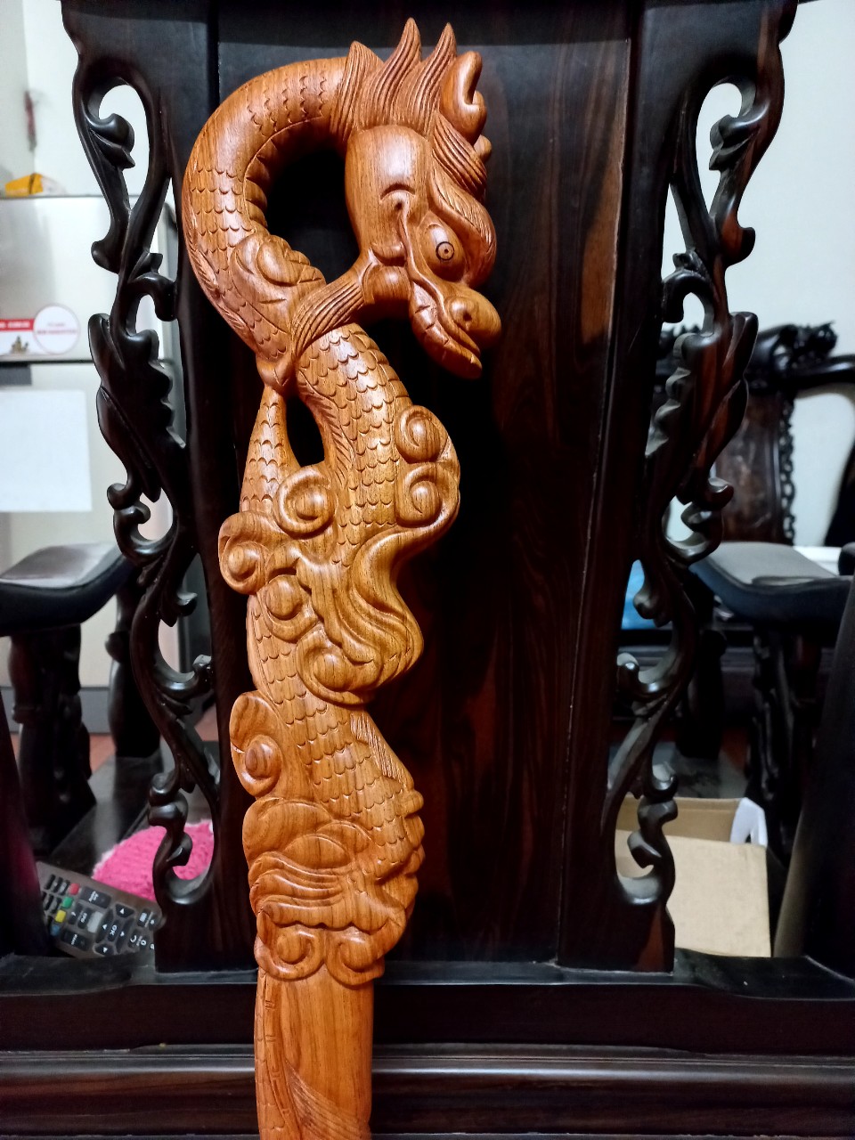 GẬY BATONG DÀNH CHO NGƯỜI GIÀ BẰNG GỖ HƯƠNG ĐÁ KT 90×13,5×4CM
