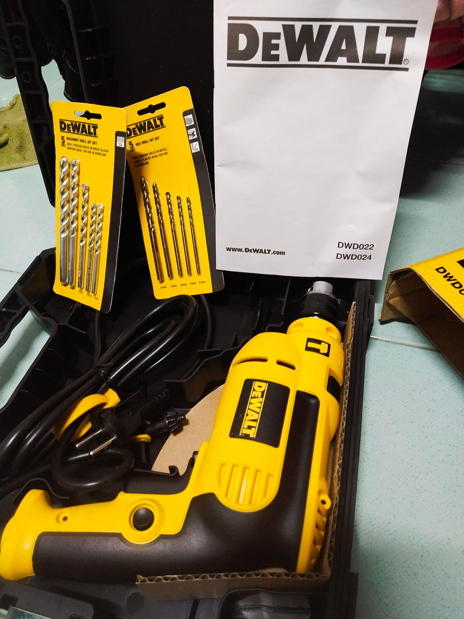 MÁY KHOAN ĐỘNG LỰC 550W DEWALT DWD022-B1- HÀNG CHÍNH HÃNG