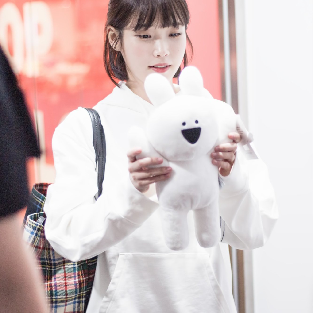 Thỏ bông Extremely Over Action Rabbit 30cm hàng Hàn cao cấp