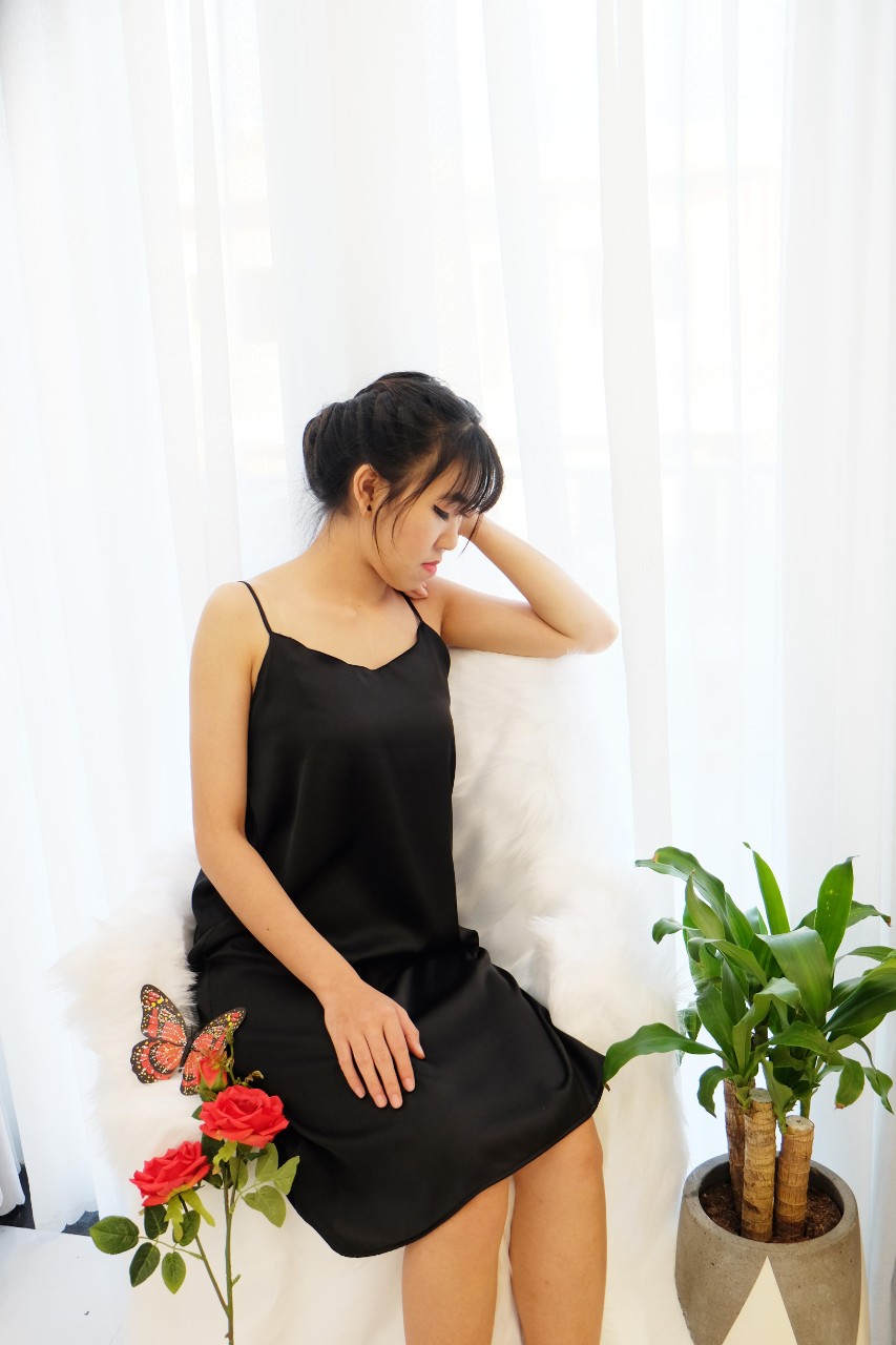 ĐẦM NGỦ LỤA CAO CẤP HAI DÂY TẶNG KÈM CHIP REN-MÀU ĐEN