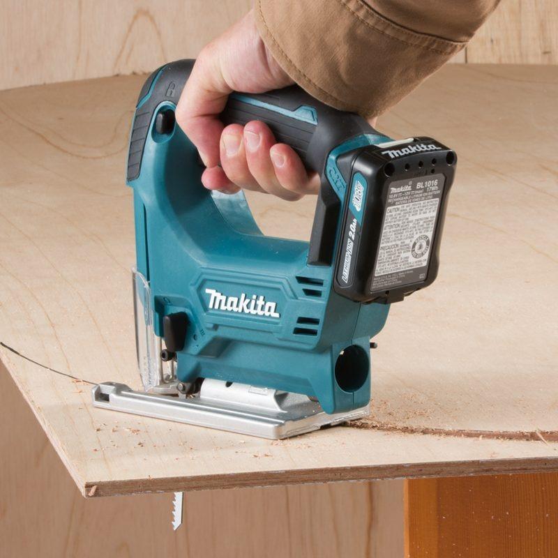 MÁY CƯA LỌNG DÙNG PIN 12V MAKITA JV101DSAE - HÀNG CHÍNH HÃNG