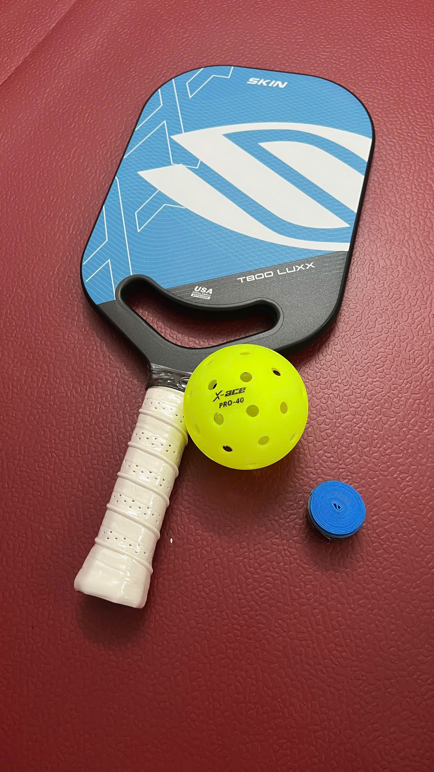Vợt Pickleball Skin carbon T800 Luxx dày 13mm, bề mặt nhám bám bóng, tặng kèm cuốn cán, 1 quả bóng và túi đeo tiện lợi