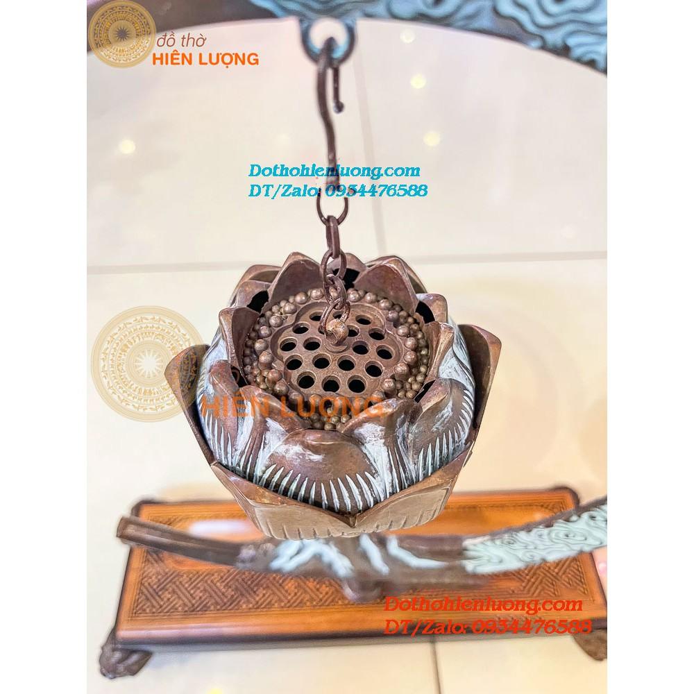 Lư Xông Trầm Treo Hoa Sen Bằng Đồng Hun Giả Cổ Trên Núi Trăng Bán Nguyệt Có Đế Gỗ Hình Chữ Nhật Cao 33cm