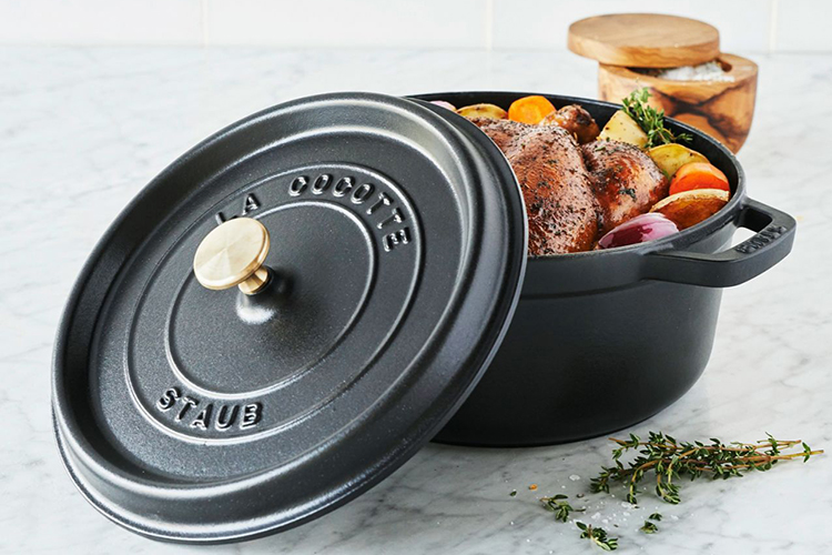 Nồi Tròn Staub 24cm – Màu Đỏ Cherry