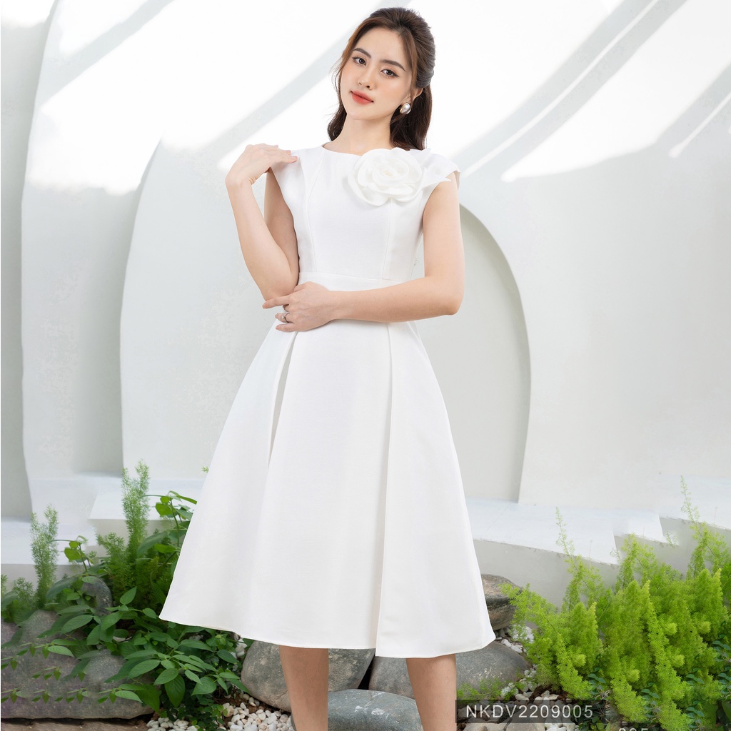 Đầm Dự Tiệc, Hoa Xếp Trước Ngực UK Fashion Dáng Xòe Thiết Kế Thanh Lịch Sang Trọng NKDV2209005