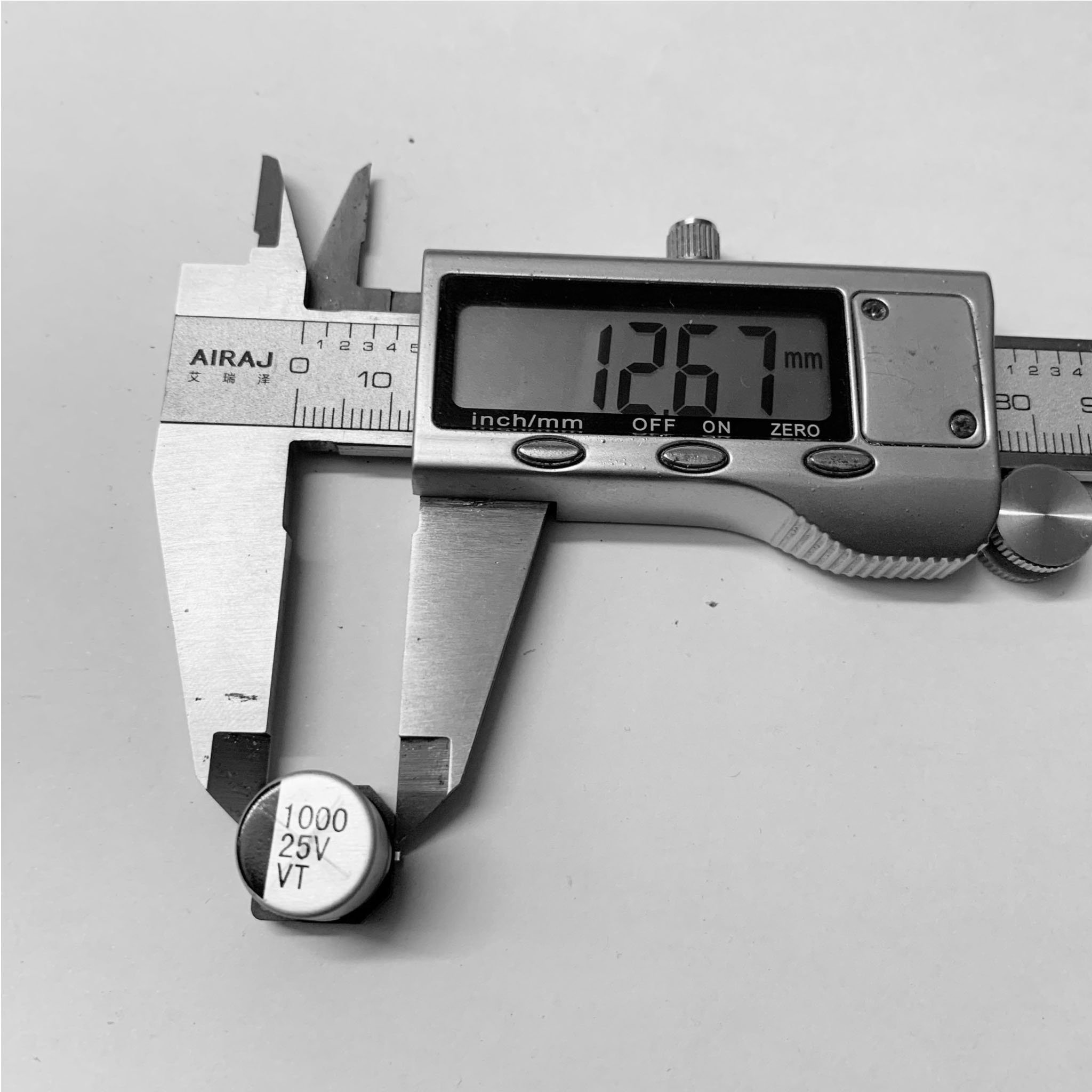 Tụ Hóa Nhôm 12x13mm 1000uF 25V Loại SMD Dán Dùng Trong Mạch Lọc Nguồn