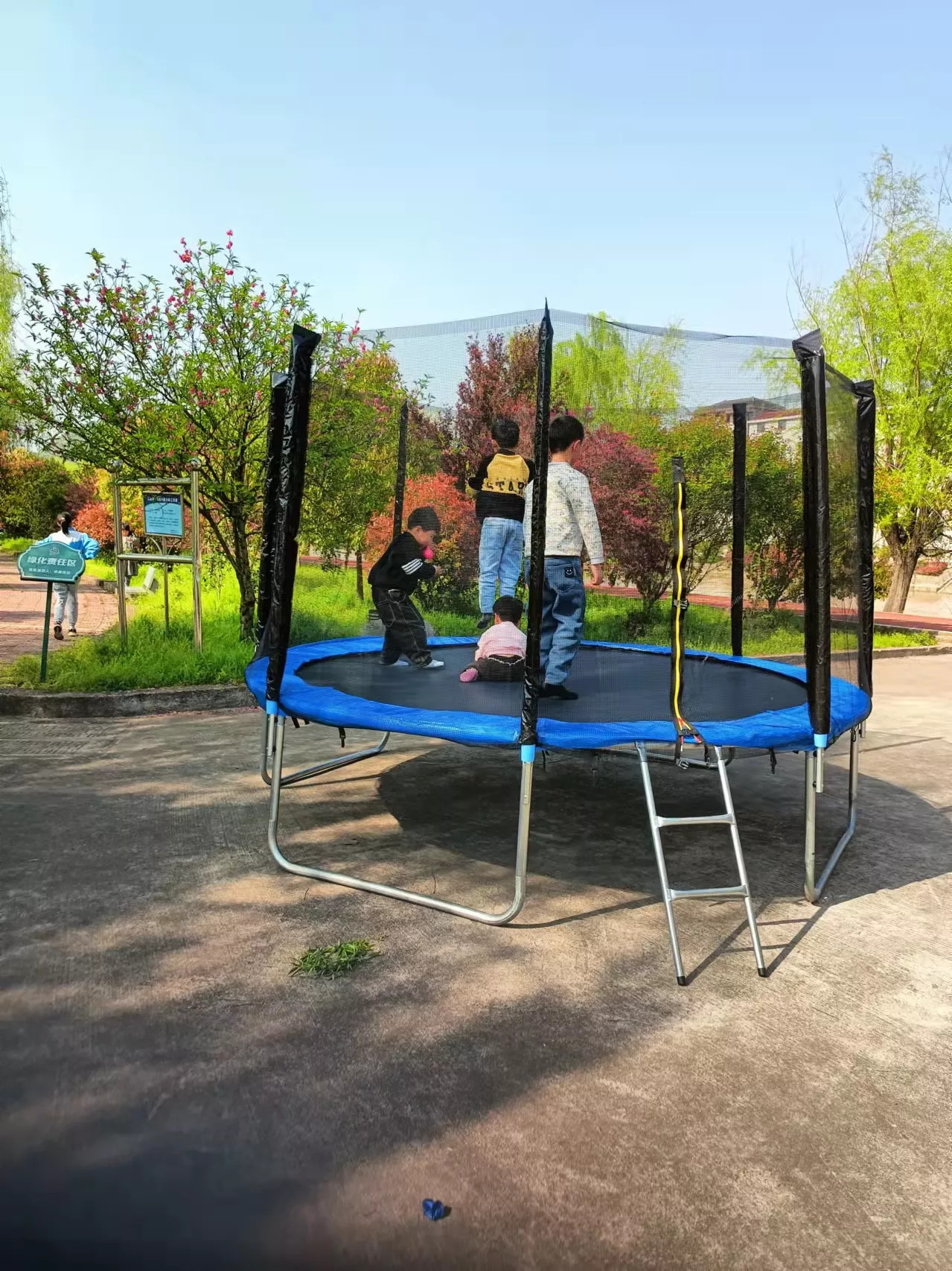 Sàn nhún lò xo bật nhảy Trampoline,nhà banh nhún nhà kích thước 2.44m/ 8FT _{GIÁ RẺ, CHẤT LƯỢNG, TRỌNG TẢI 250KG}