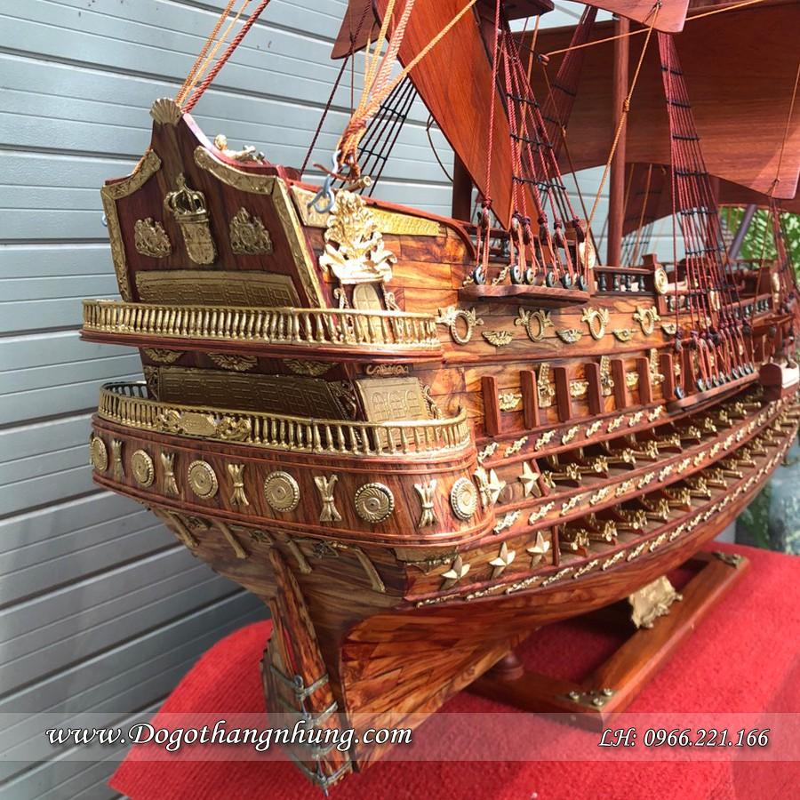 Thuyền buồm gỗ sưa đỏ tại xưởng Bắc Ninh