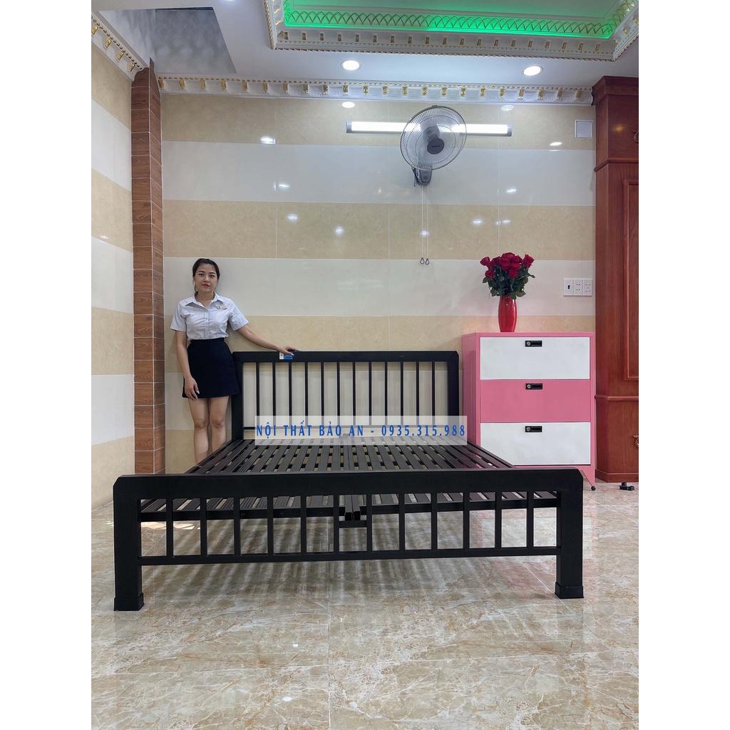 Giường sắt ngủ hộp vuông 4x8 nhiều màu - kích thước 1m2x2m - bền đẹp