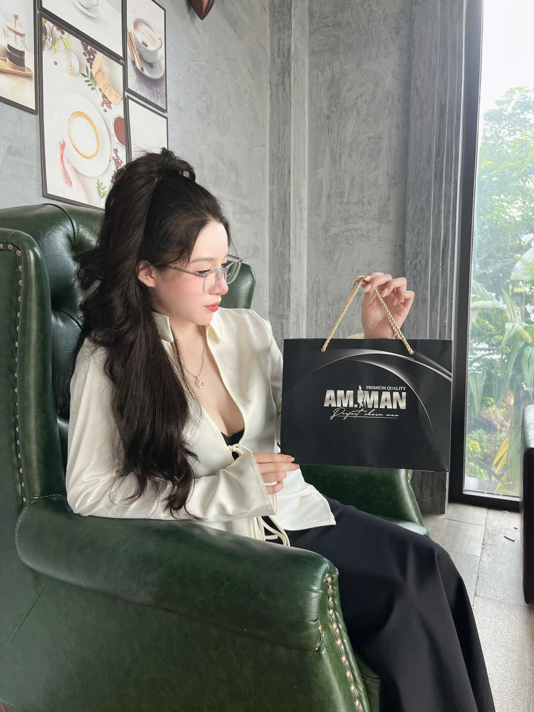 Combo tinh hoa nam giới AM MAN: Sữa tắm gội nam AM FANTASTIC 5in1 365ml &amp; Gel rửa mặt AM AGERASIA 100ml &amp; Bọt vệ sinh nam AM CHERISH 120ml kèm hộp túi làm quà tặng