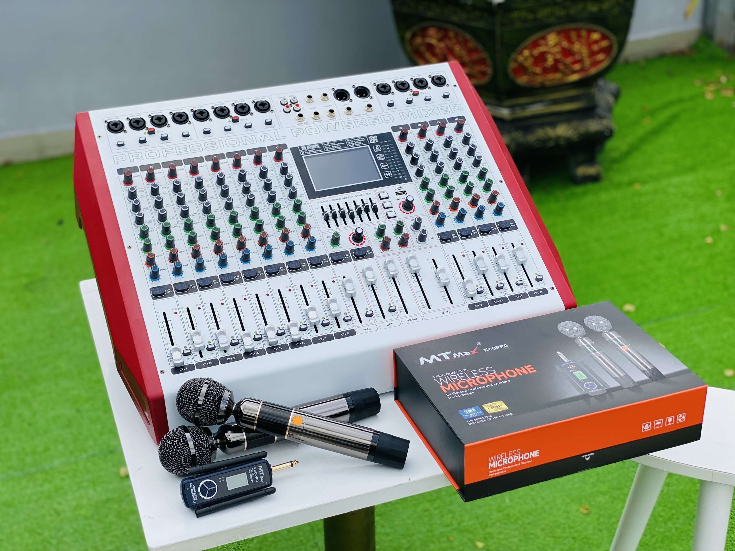 [SIÊU PHẨM CẬP BẾN - ƯU ĐÃI GIÁ TỐT] Combo Mixer Cao Cấp Liền Công Suất MTMAX F25Pro 12 Đường Line, 99 Hiệu Ứng Vang DSP + Micro Không Dây Bắt Sóng Xa MTMAX K60Pro Chất Lượng Cao, Thích Hợp Cho Dàn Âm Thanh Gia Đình, Hàng Chính Hãng