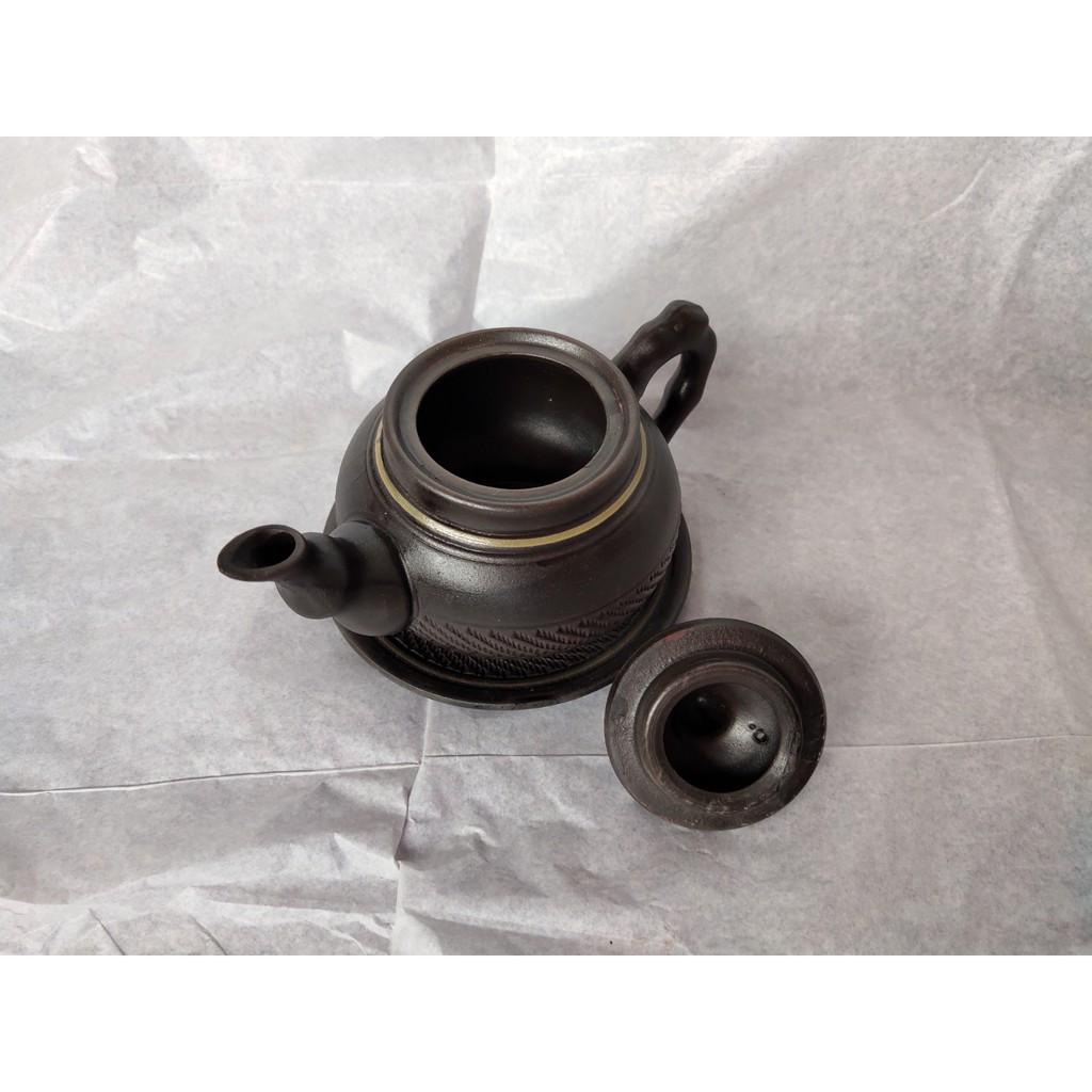 Ấm tử sa kẻ chỉ vàng chóp nhọn, dung tích 350 ml
