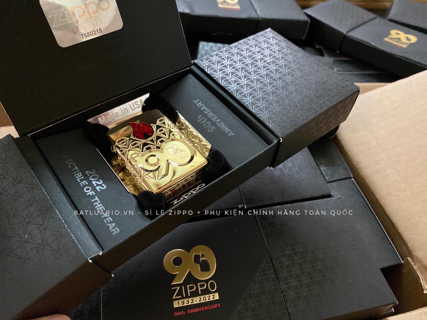 Bật Lửa Zippo 49866 – Zippo 90th Anniversary Limited Edition – Zippo 2022 Collectible Of The Year Asia – Gold Plated – Zippo Coty 2022 Asia