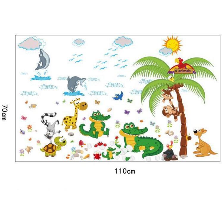 Decal dán tường động vật vui đùa trên bãi biển cho bé