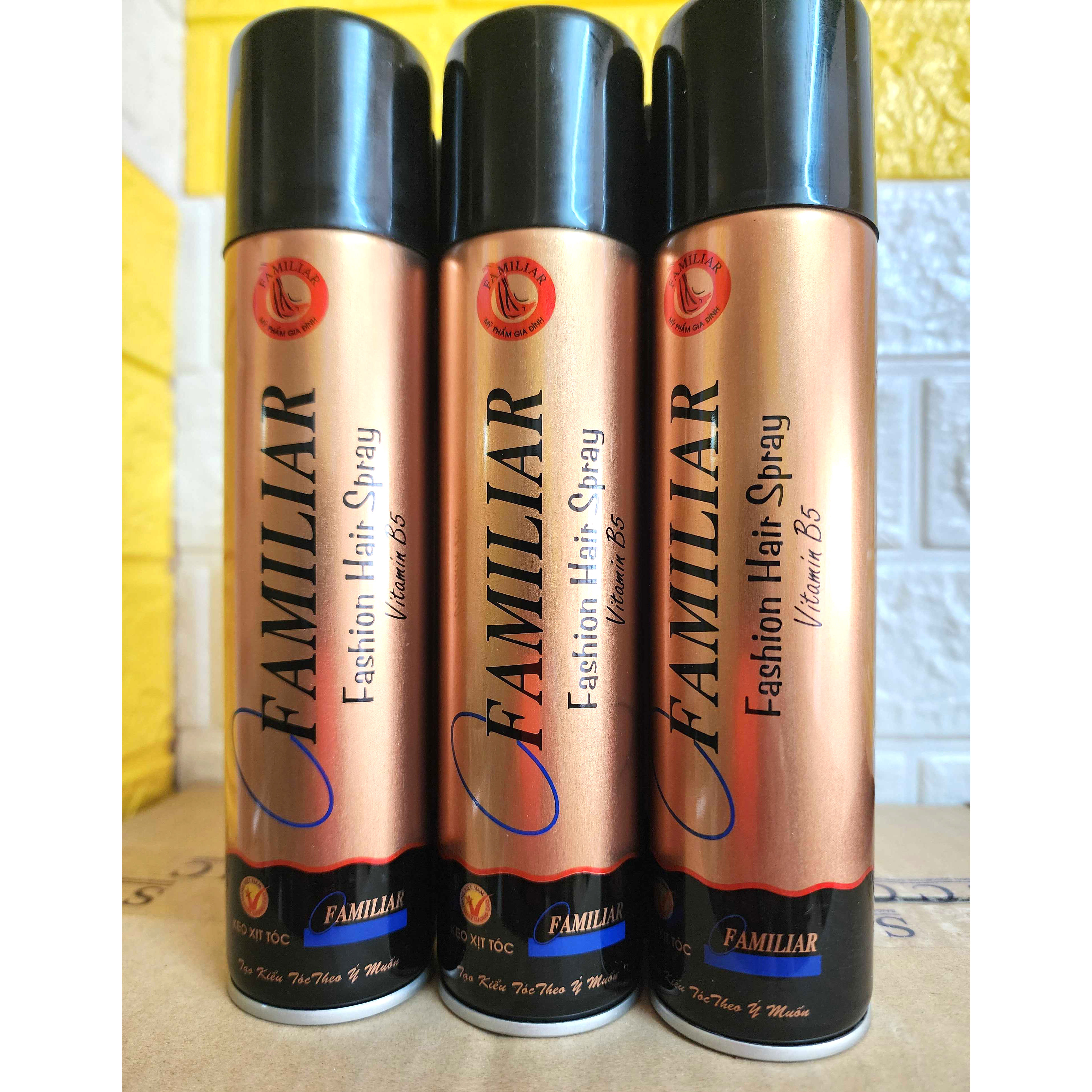 Gôm xịt tóc giữ nếp tạo kiểu nam nữ Familiar Hair Spray 350ml