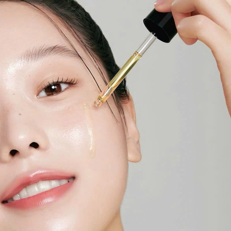 Tinh Chất Dưỡng Sáng Da Vitamin C CNP Derma Answer Mela Spot Brightening Ampule 50ml