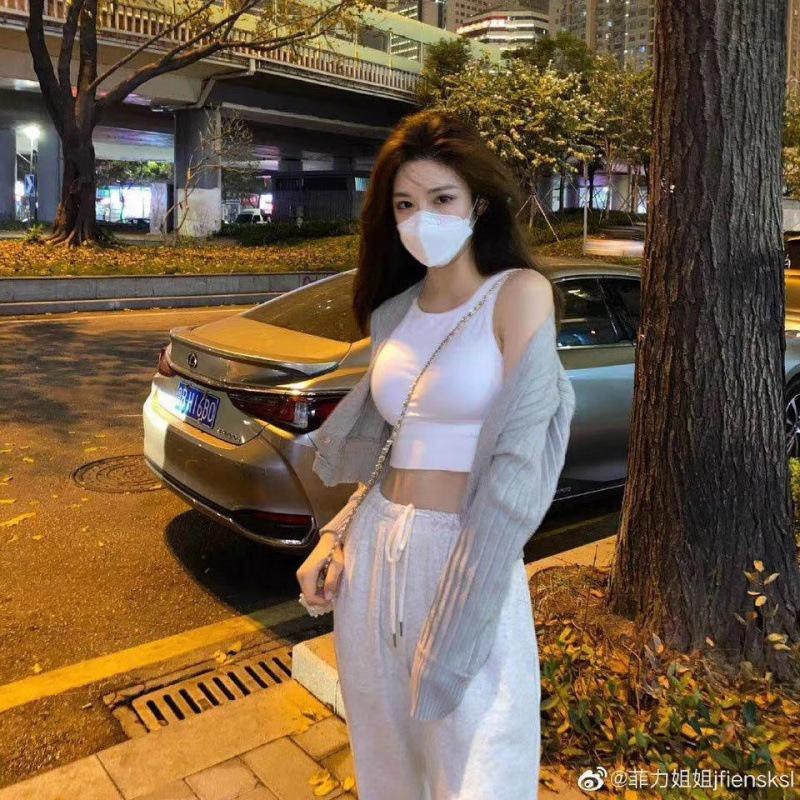 Áo Ba Lỗ Nữ - Áo Croptop Đen Trắng Thun Body Chất Liệu Nhập Khẩu Cao Cấp Dáng Ôm 326