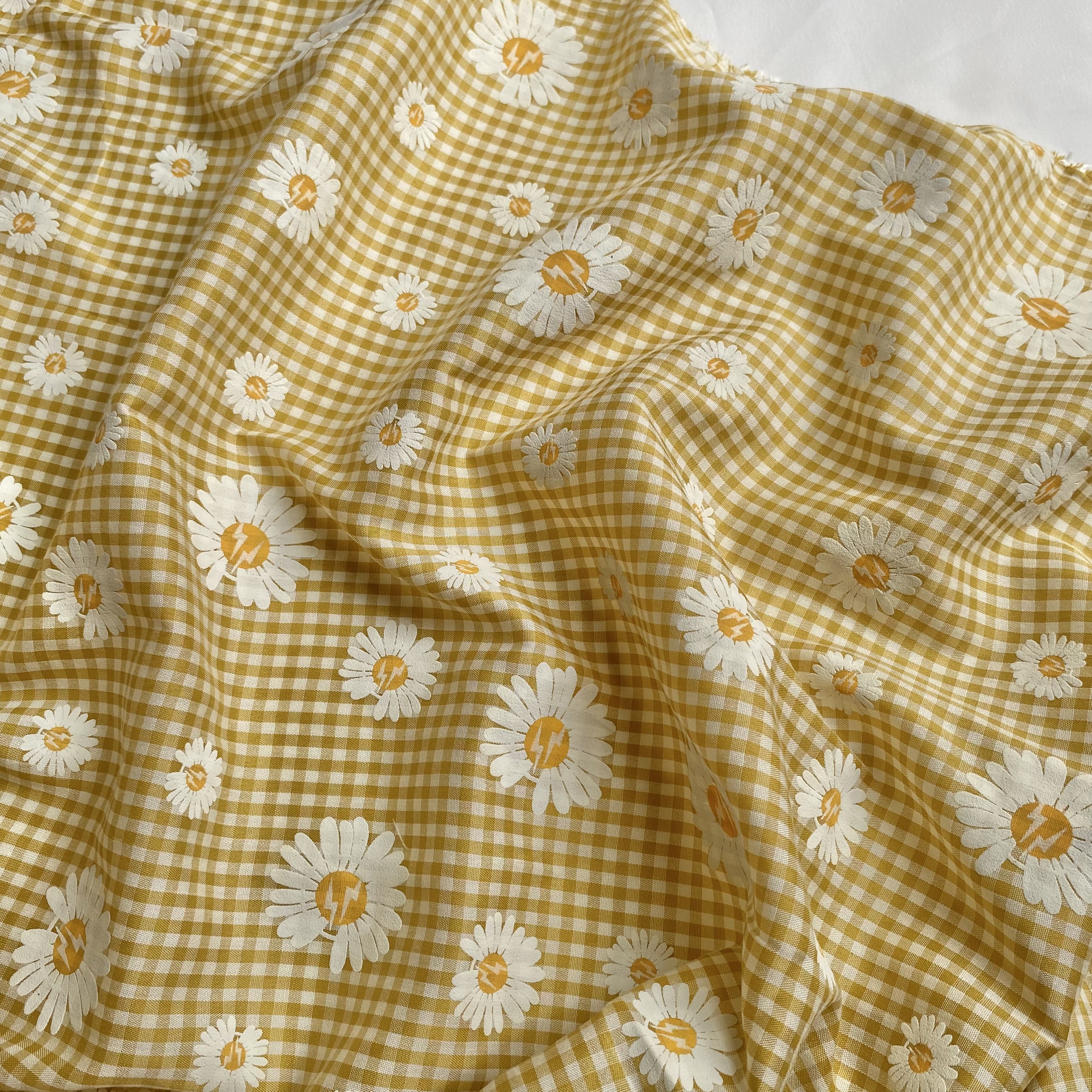 Vải Thô Cotton Pha Vàng Nhỏ Hoa Cúc Sơn Khổ 1m4 - Không Co Giãn - May Đầm, Áo Kiểu, Đồ Bộ, Đồ Trẻ Em