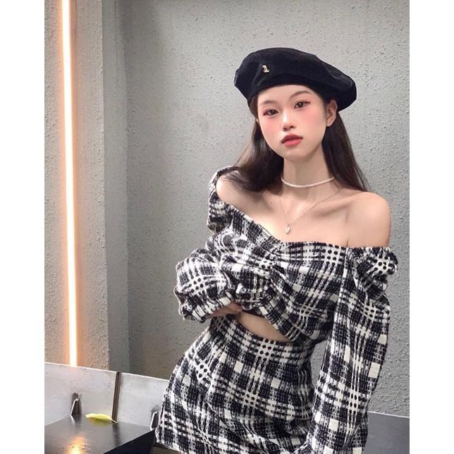 Set áo croptop caro xoắn ngực với chân váy caro