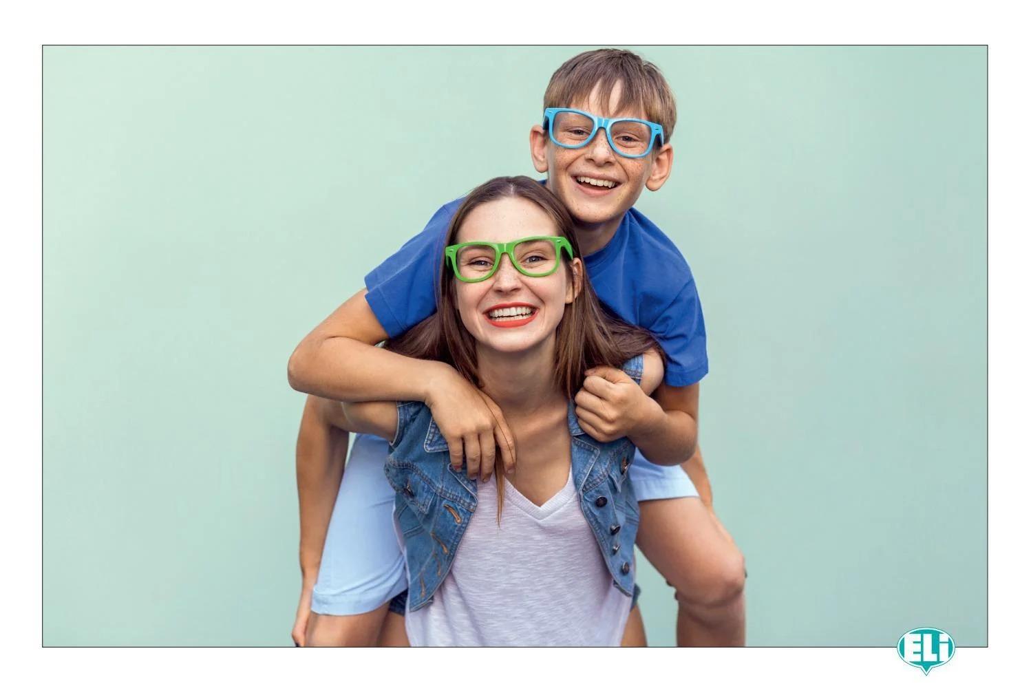 Sách ngoại văn: ELI Language Games - One Photo, A Thousand Words - Speaking English With Pictures