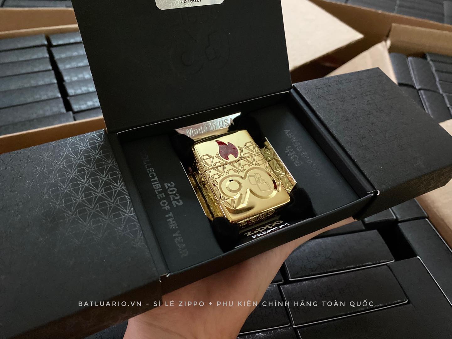 Bật Lửa Zippo 49866 – Zippo 90th Anniversary Limited Edition – Zippo 2022 Collectible Of The Year Asia – Gold Plated – Zippo Coty 2022 Asia