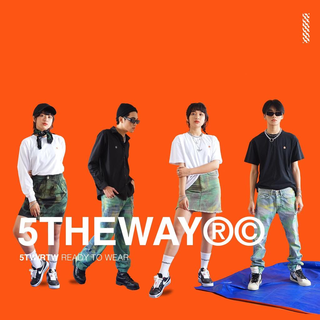 Áo Thun Trắng Tay Dài Logo Đen aka 5THEWAY 5TW/RTW LS TRADITIONAL FIT TEE in WHITE/BLACK