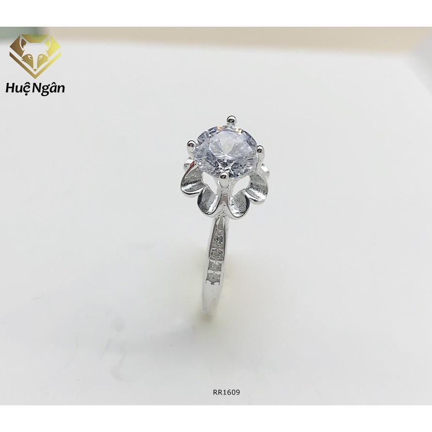 Nhẫn bạc 925 Huệ Ngân - 4 chấu Cánh hoa viền đá 6 li RR1609
