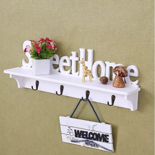 Kệ Trang Trí Treo Tường Có 4 Móc SweetHome