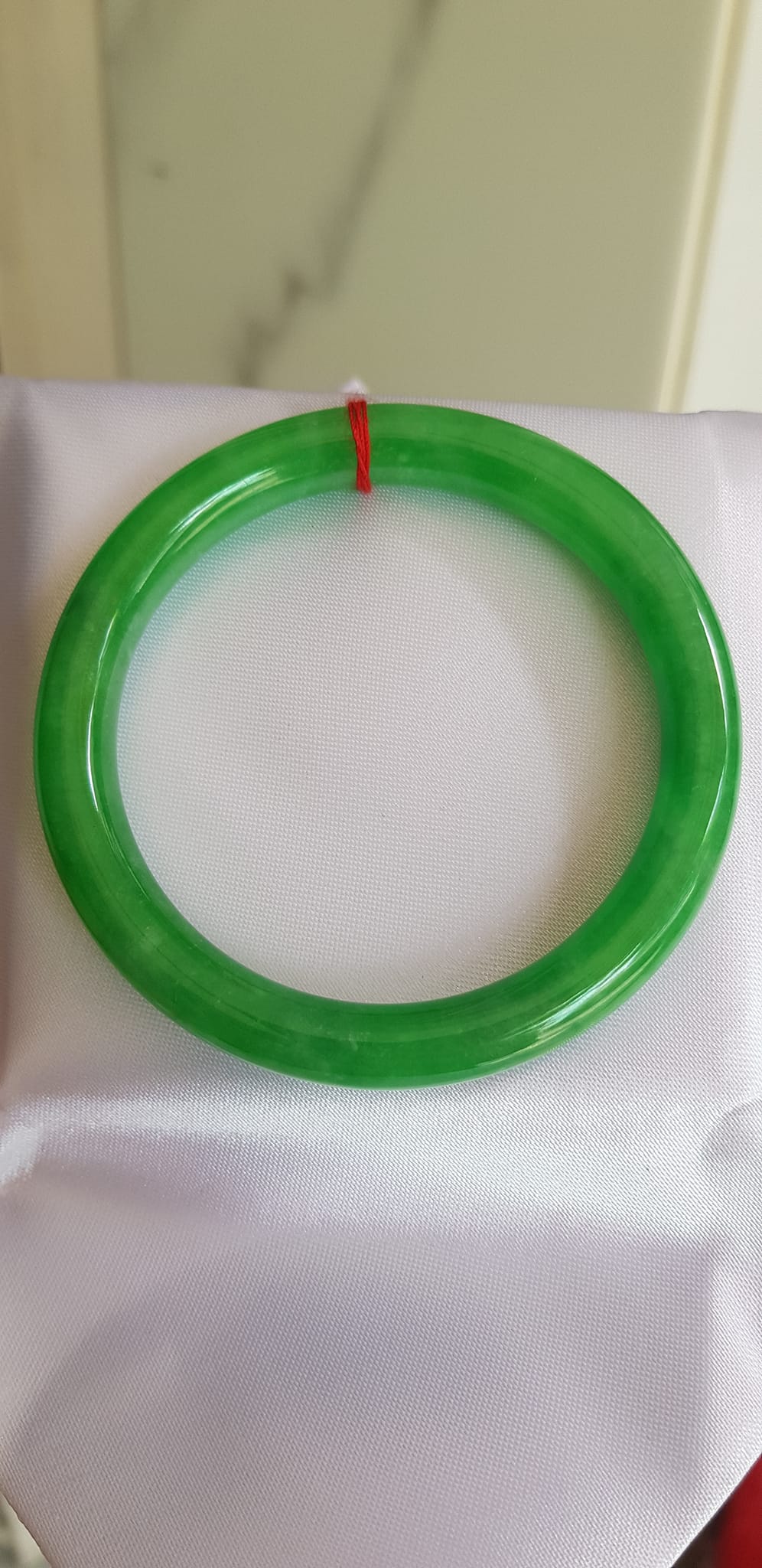 Vòng tay đá cẩm thạch tự nhiên Ngọc Đậu Lý A 54mm x cọng 8mm Màu Xanh Lý Đậu nhẹ tươi bóng mượt đẹp Nữ 53kg - 60kg đeo mệnh Mộc mệnh Hỏa mệnh Thủy ạ