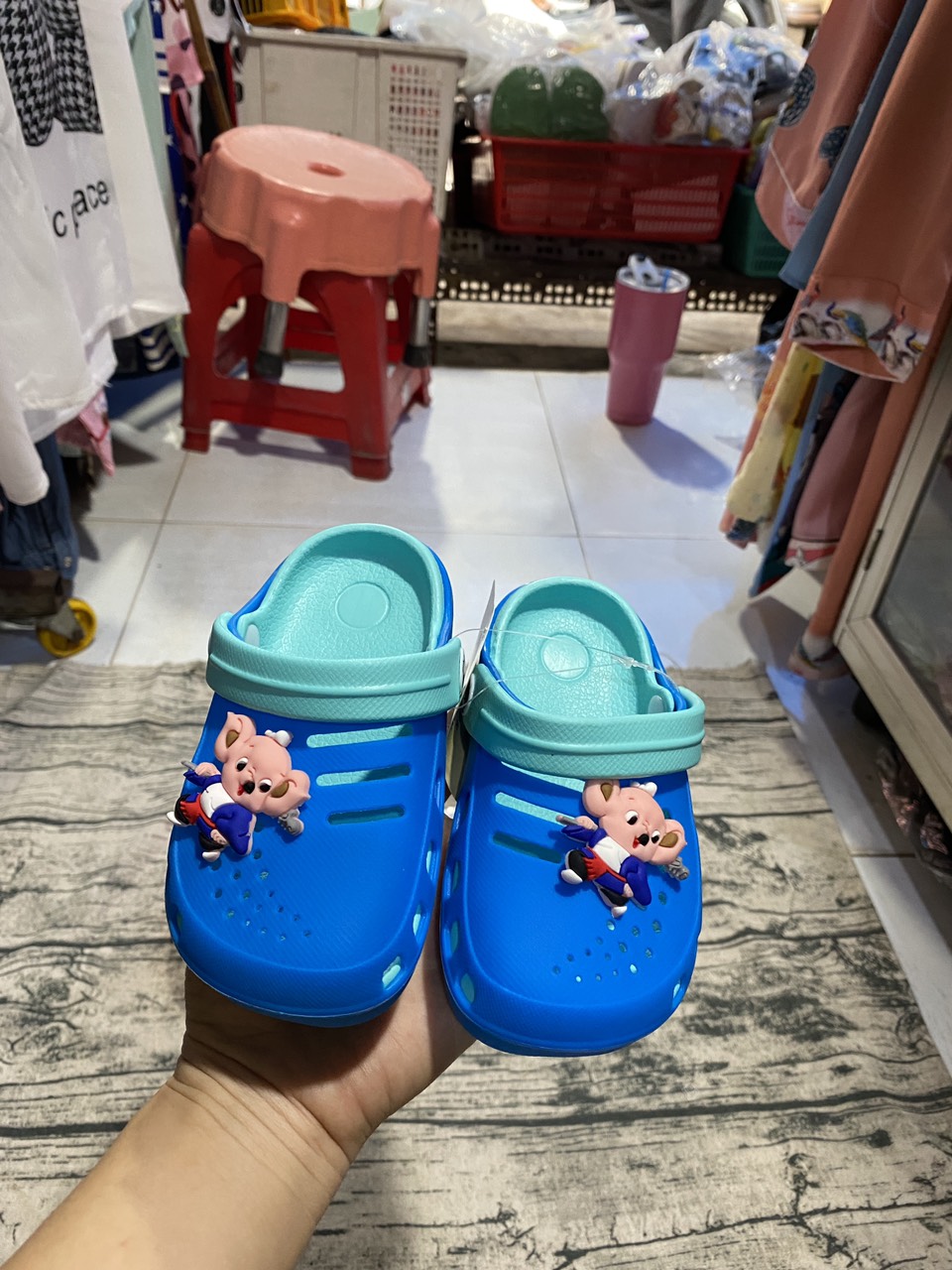 Tên sản phẩm* DÉP SỤC CHO BÉ NHỰA MỀM ÊM CHÂN TRAI GÁI size 20-35