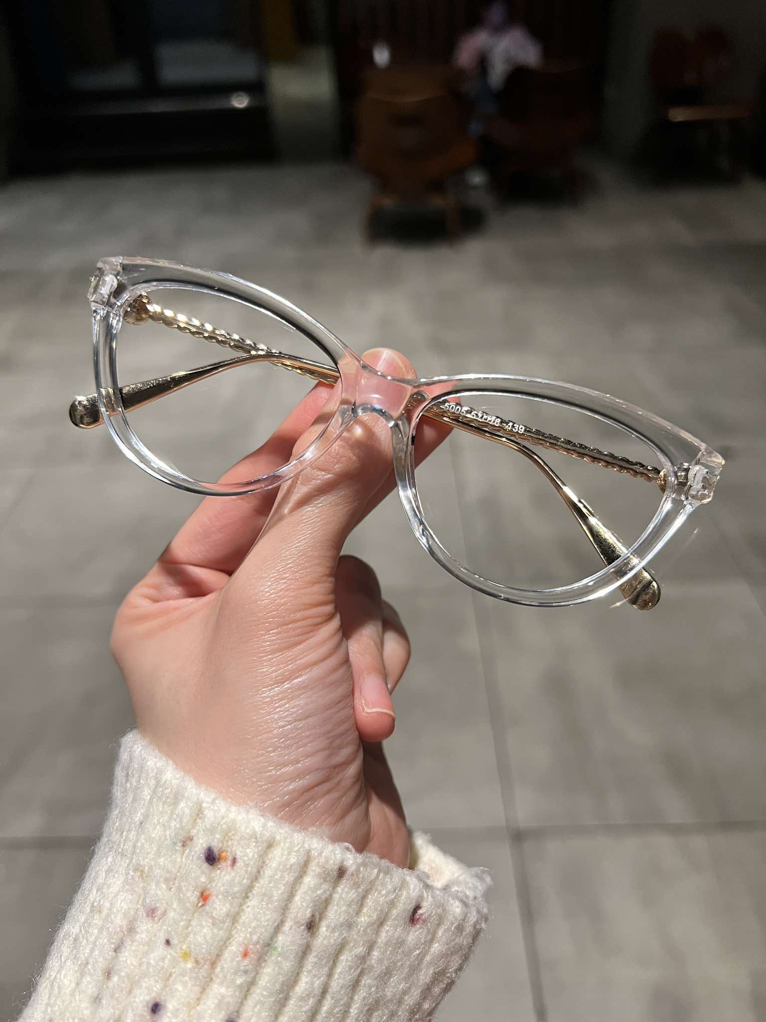 Kính mắt thời trang dáng mắt mèo Cateye