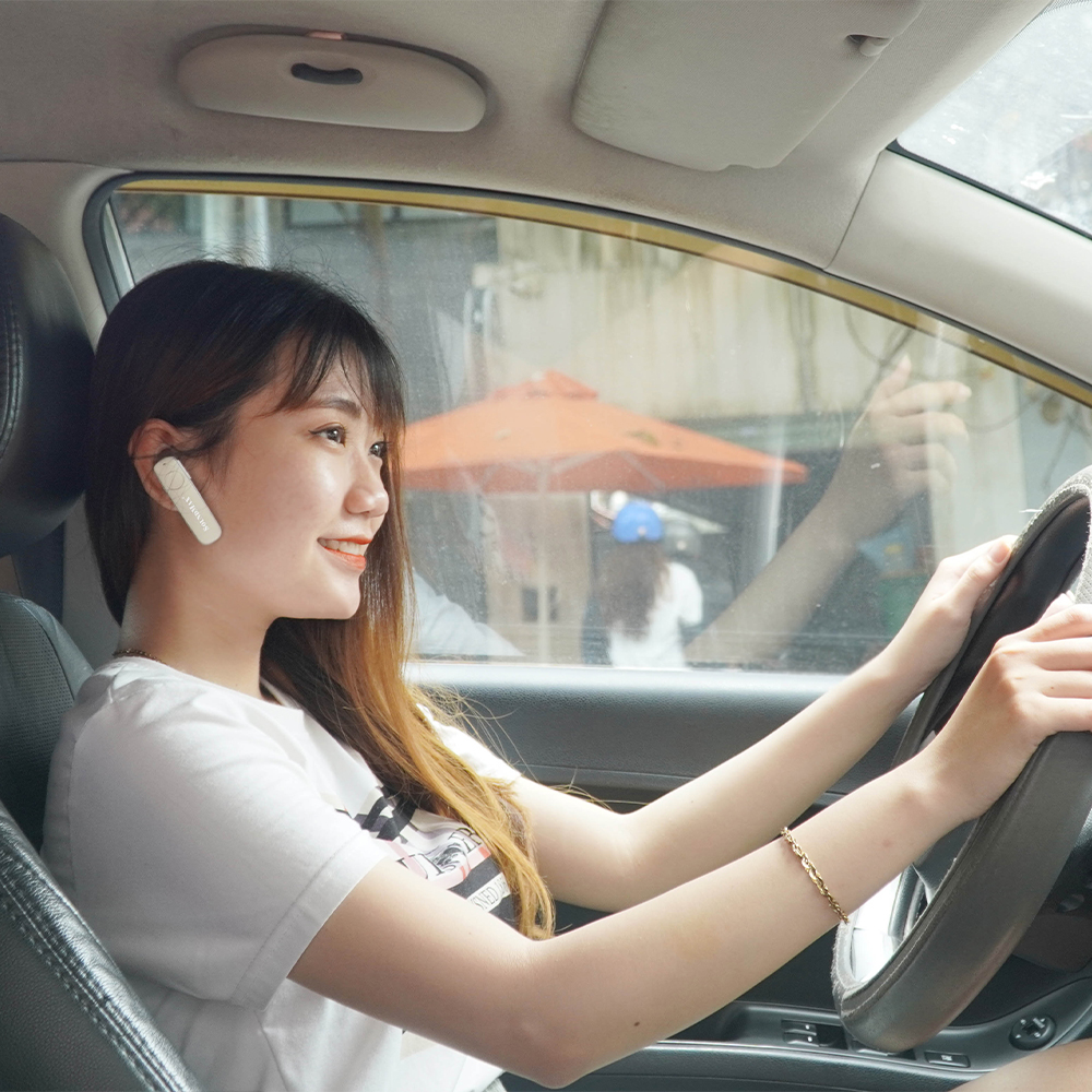 Tai nghe đàm thoại bluetooth + loa kiêm đế sạc năng lượng mặt trời SoundMax F-3 | Bluetooth Earphone + Solar Charging Dock with Speaker SoundMax F3 - Hàng Chính Hãng