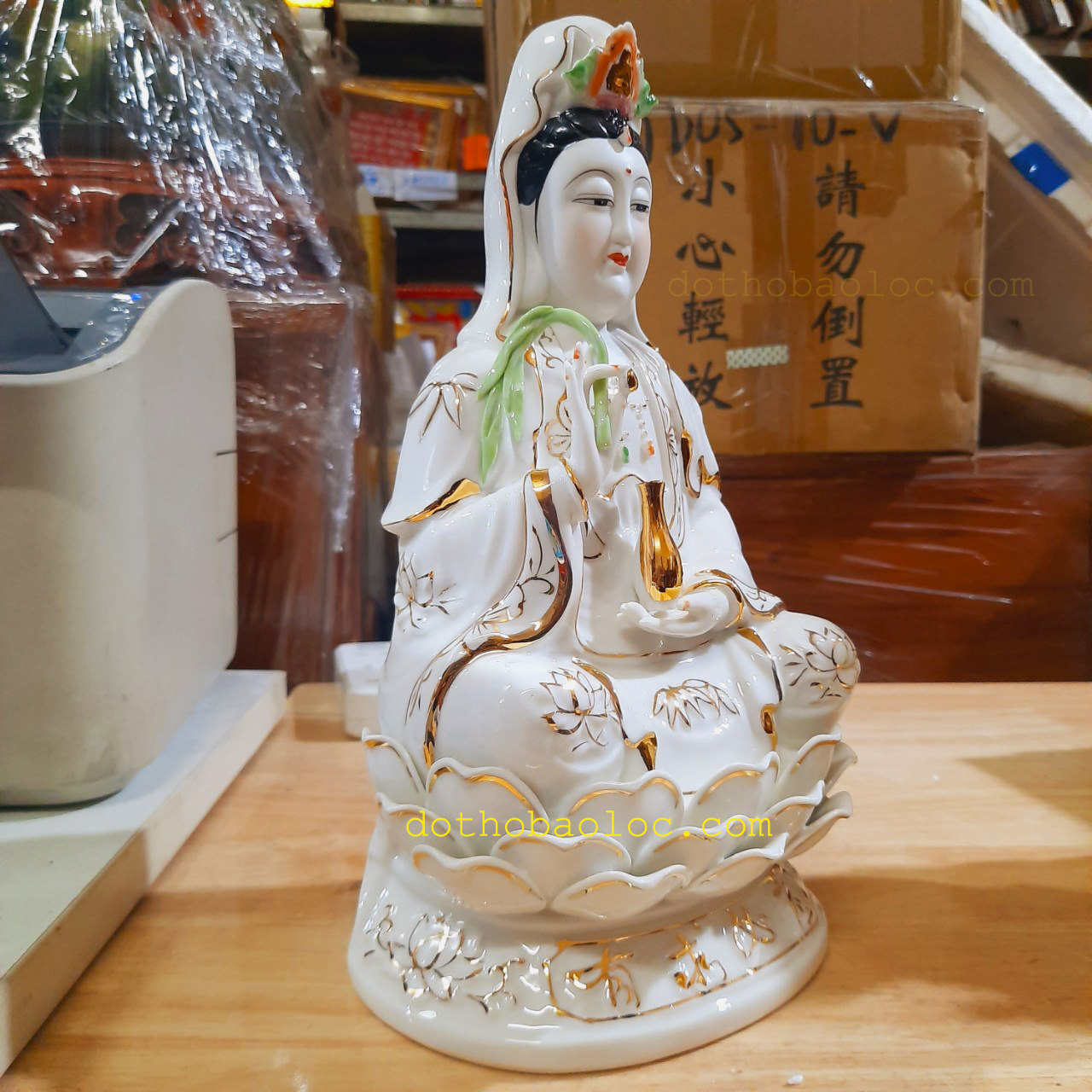 Tượng Quan Âm gốm sứ trắng cao cấp ngồi trên đài sen 2 cỡ cao : 30cm và 34cm